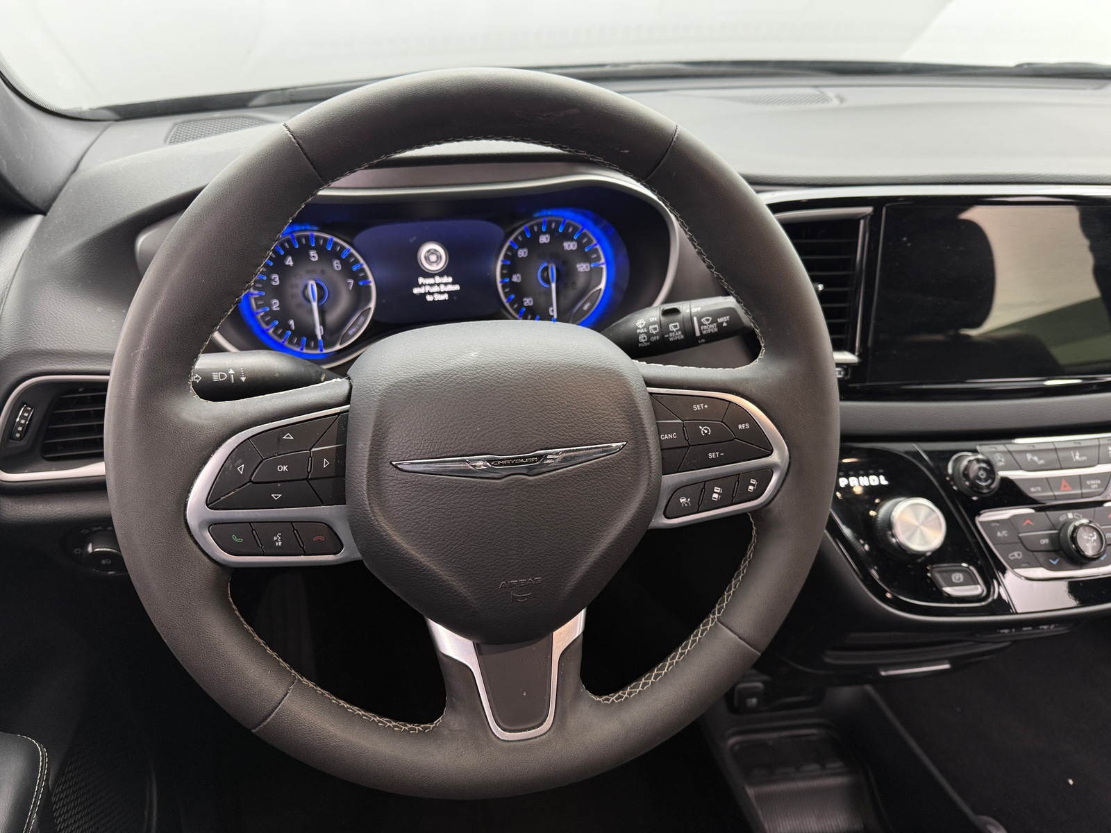 Thumbnail: 2025 Chrysler Pacifica - 4