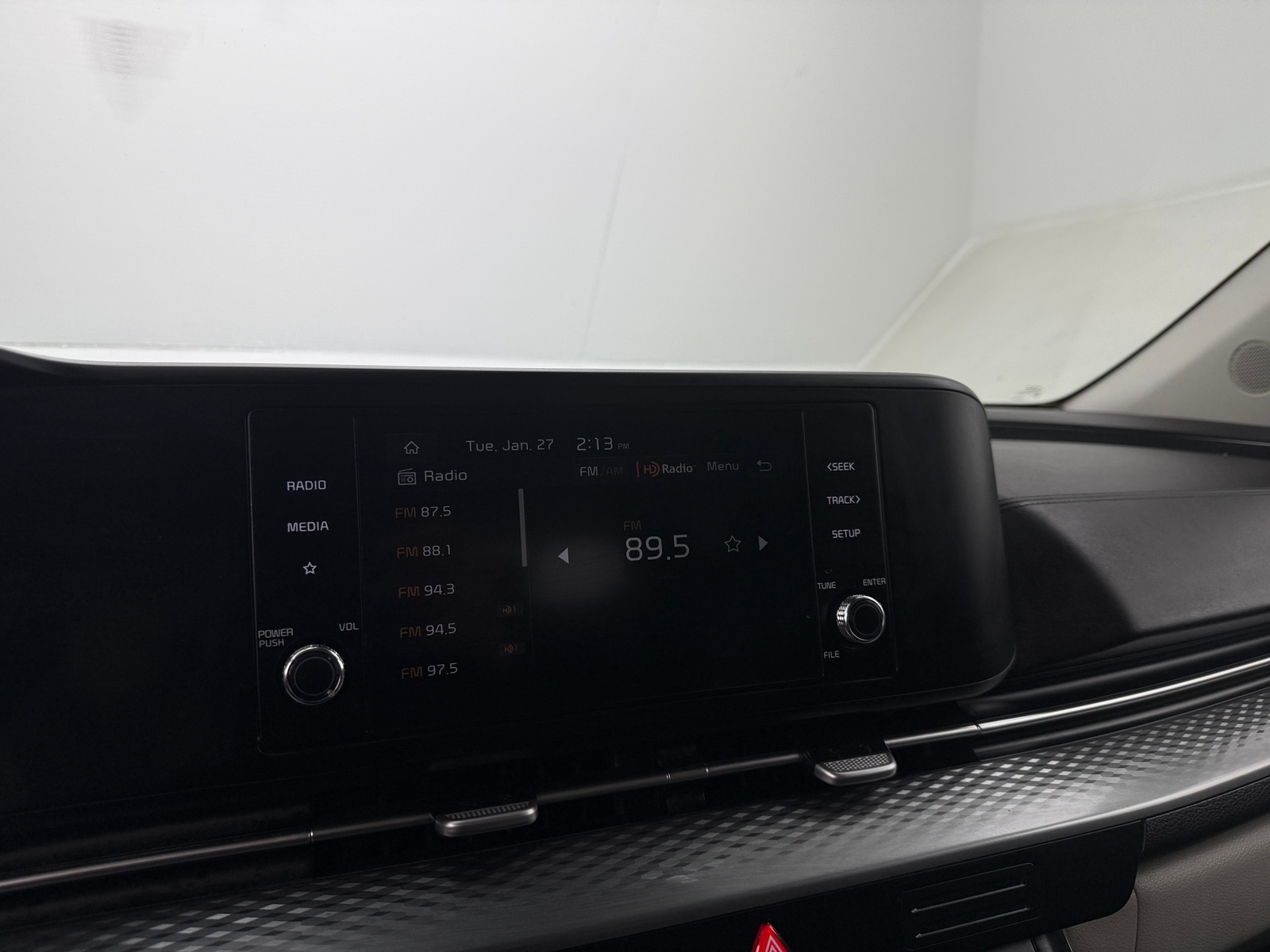 Thumbnail: 2023 Kia Carnival - 3