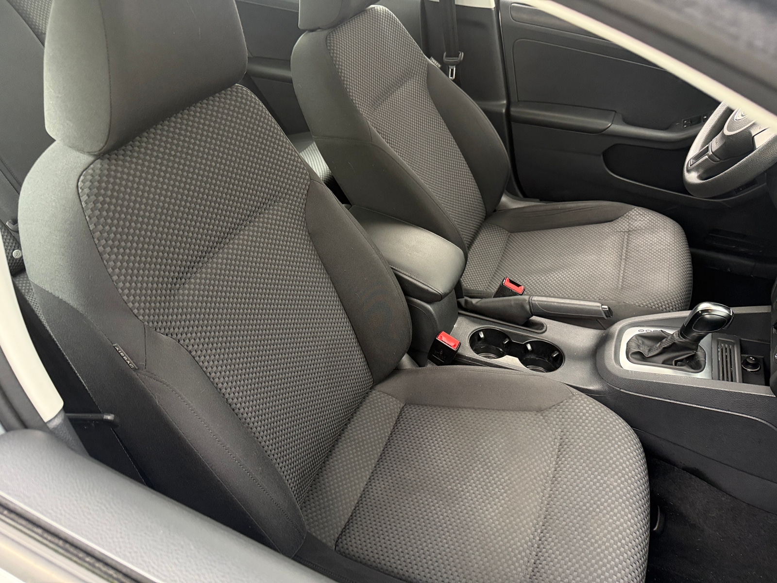 Thumbnail: 2014 Volkswagen Jetta - 2