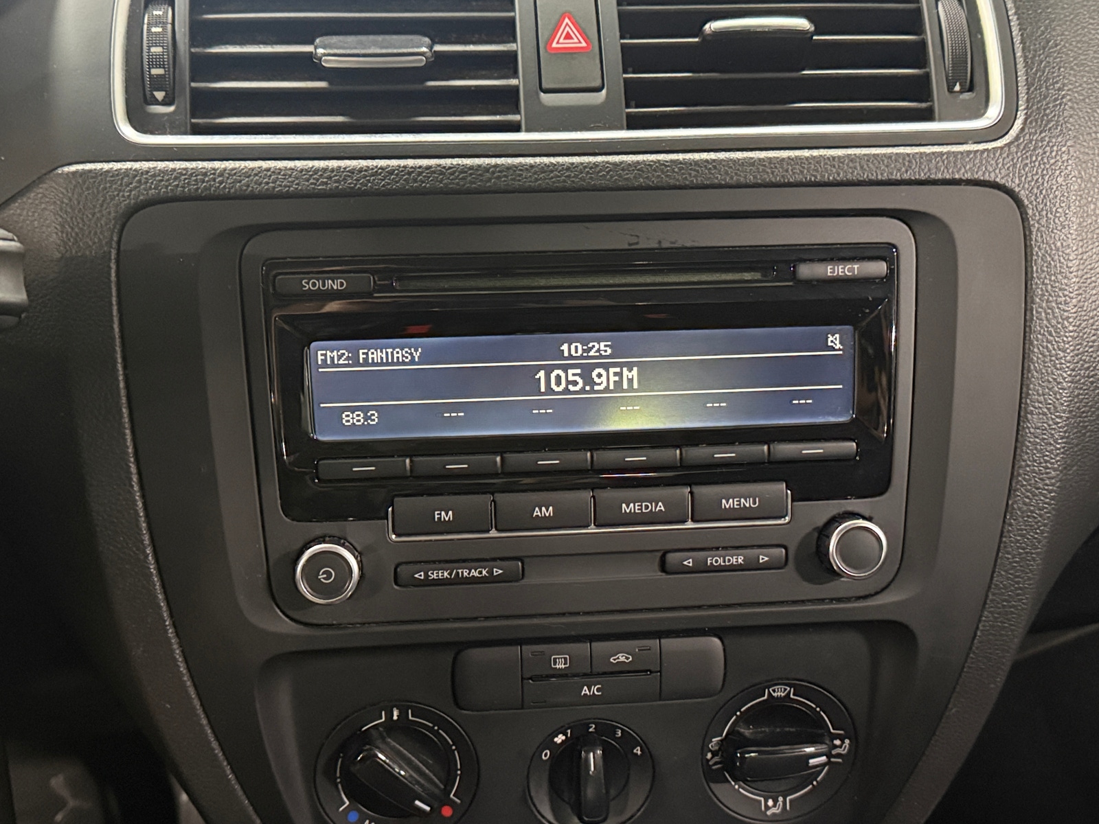 Thumbnail: 2014 Volkswagen Jetta - 4