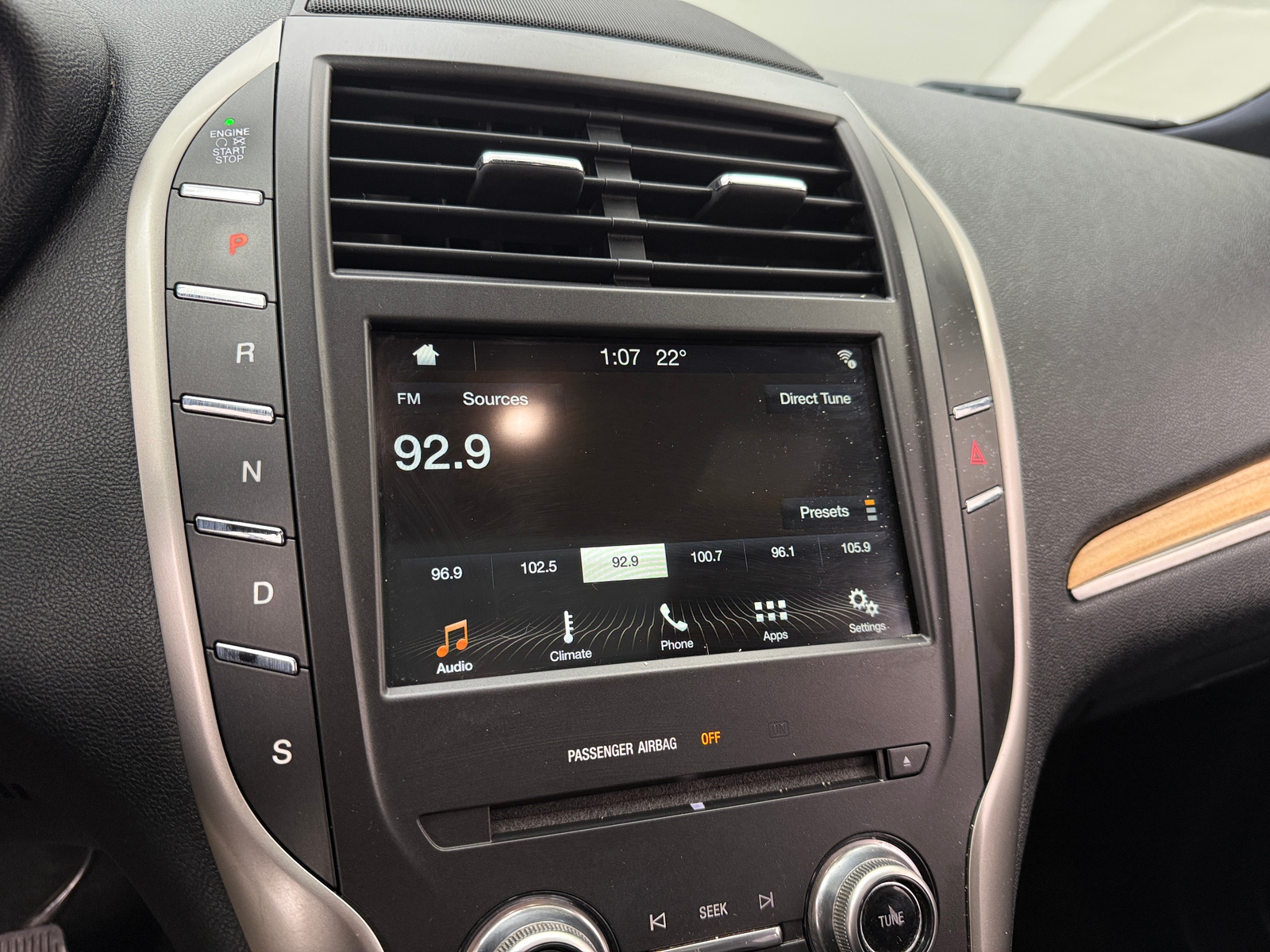 Thumbnail: 2016 Lincoln MKC - 3