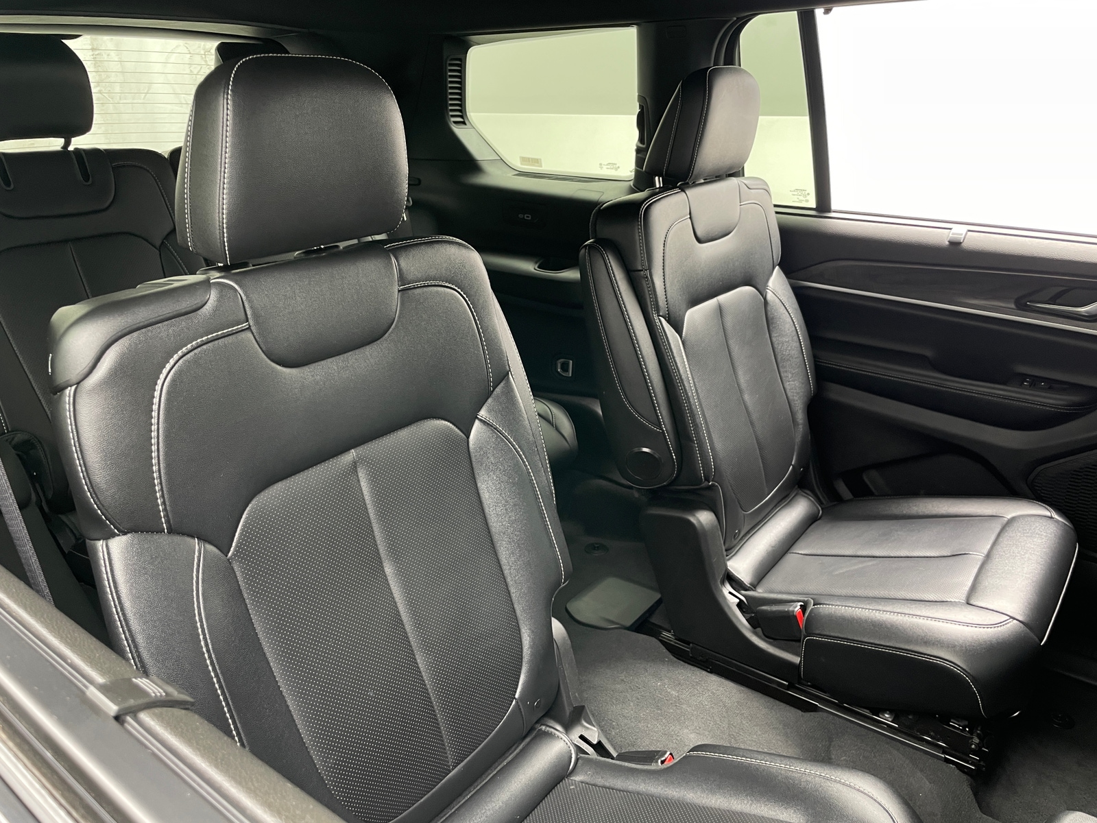 Thumbnail: 2024 Jeep Grand Cherokee L - 5