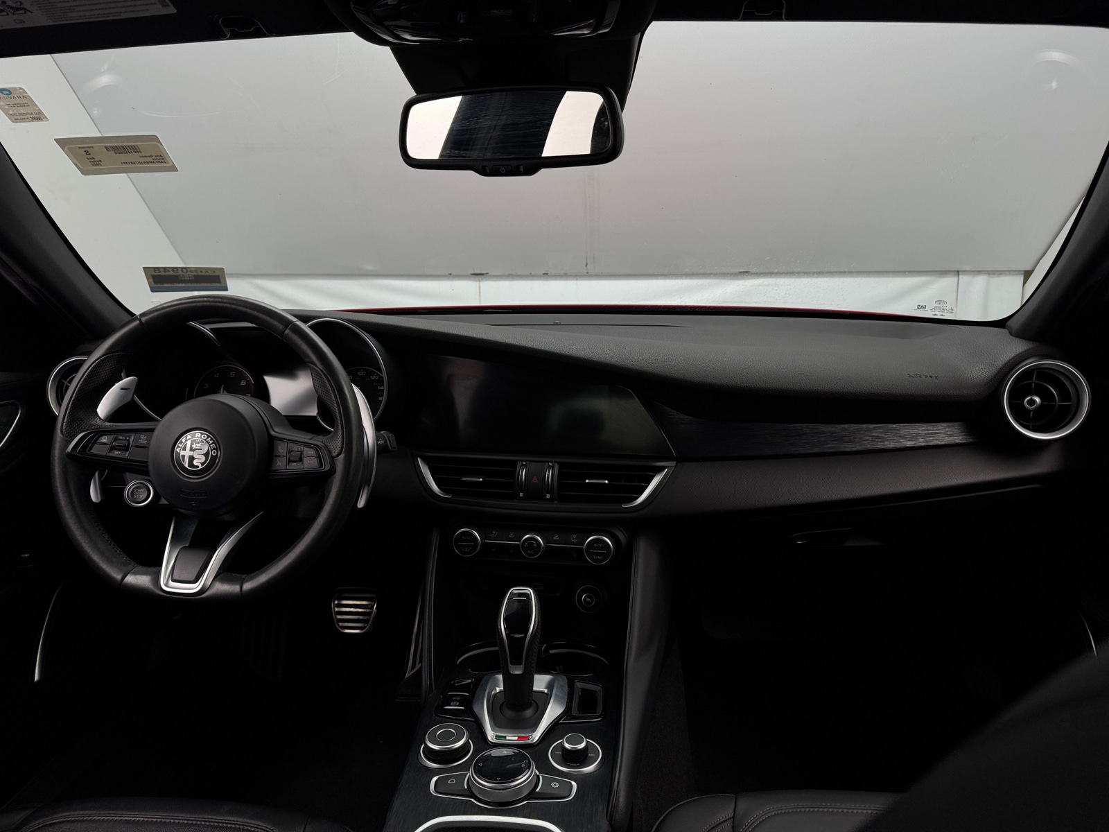 Thumbnail: 2022 Alfa Romeo Giulia - 2