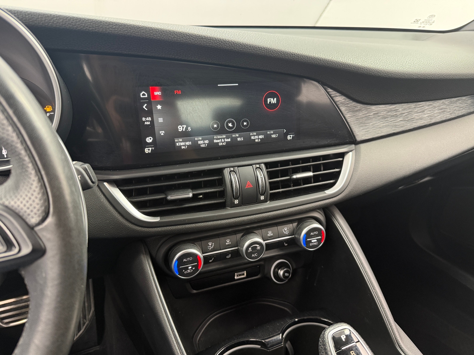 Thumbnail: 2022 Alfa Romeo Giulia - 3