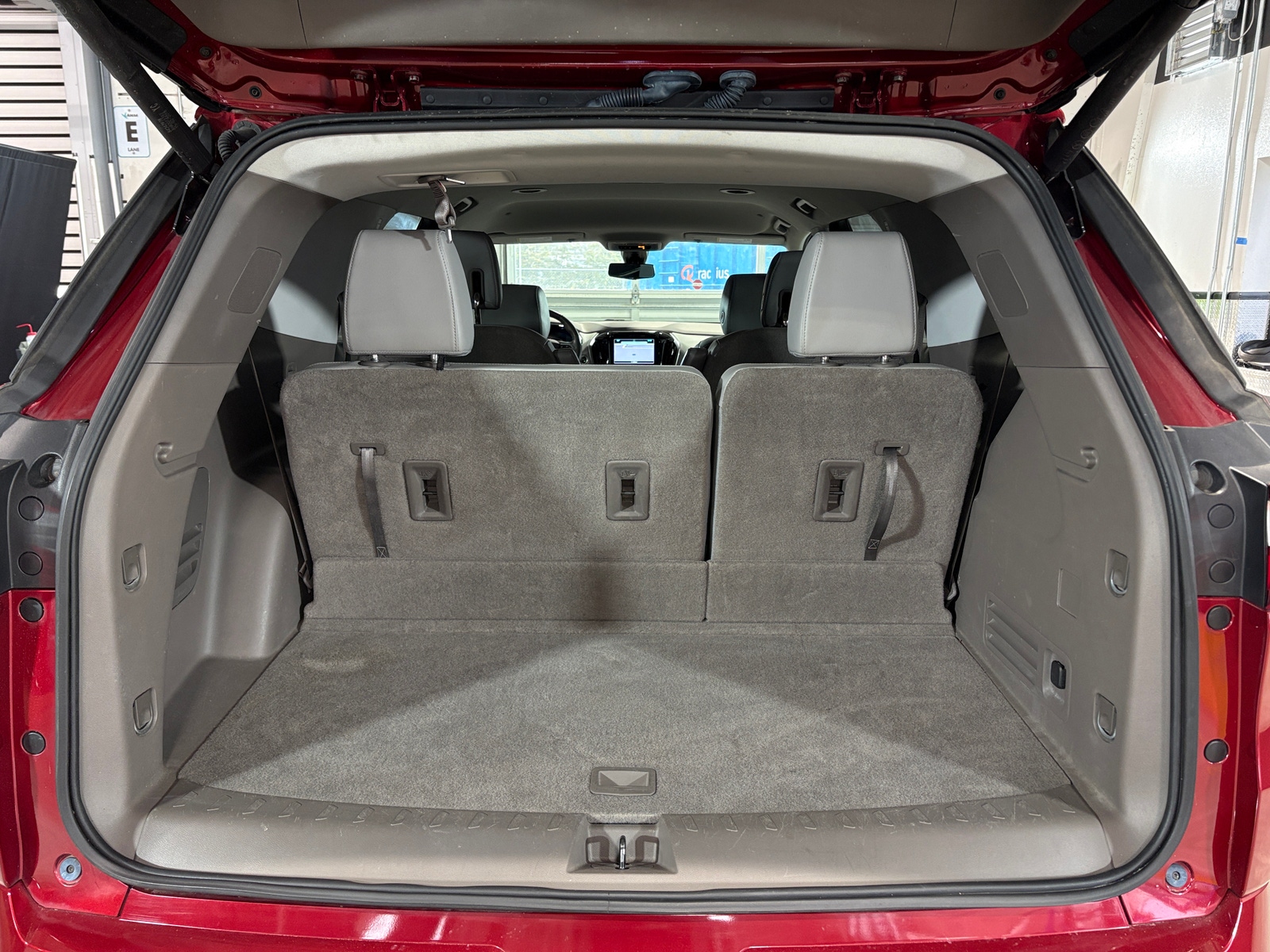 Thumbnail: 2018 Chevrolet Traverse - 6