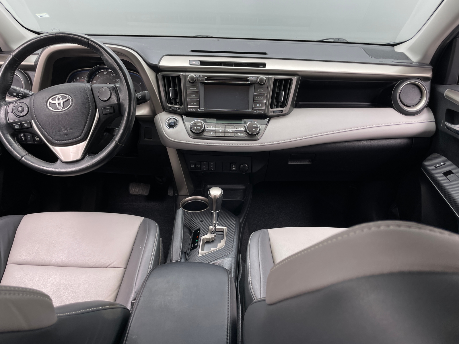 Thumbnail: 2015 Toyota RAV4 - 2