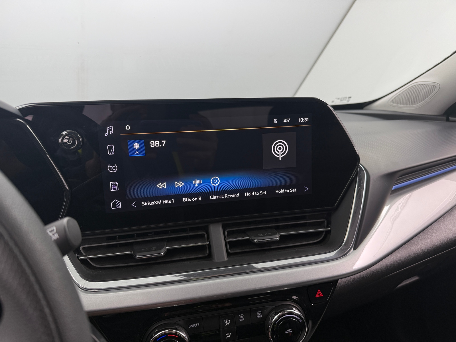 Thumbnail: 2025 Chevrolet Trax - 4