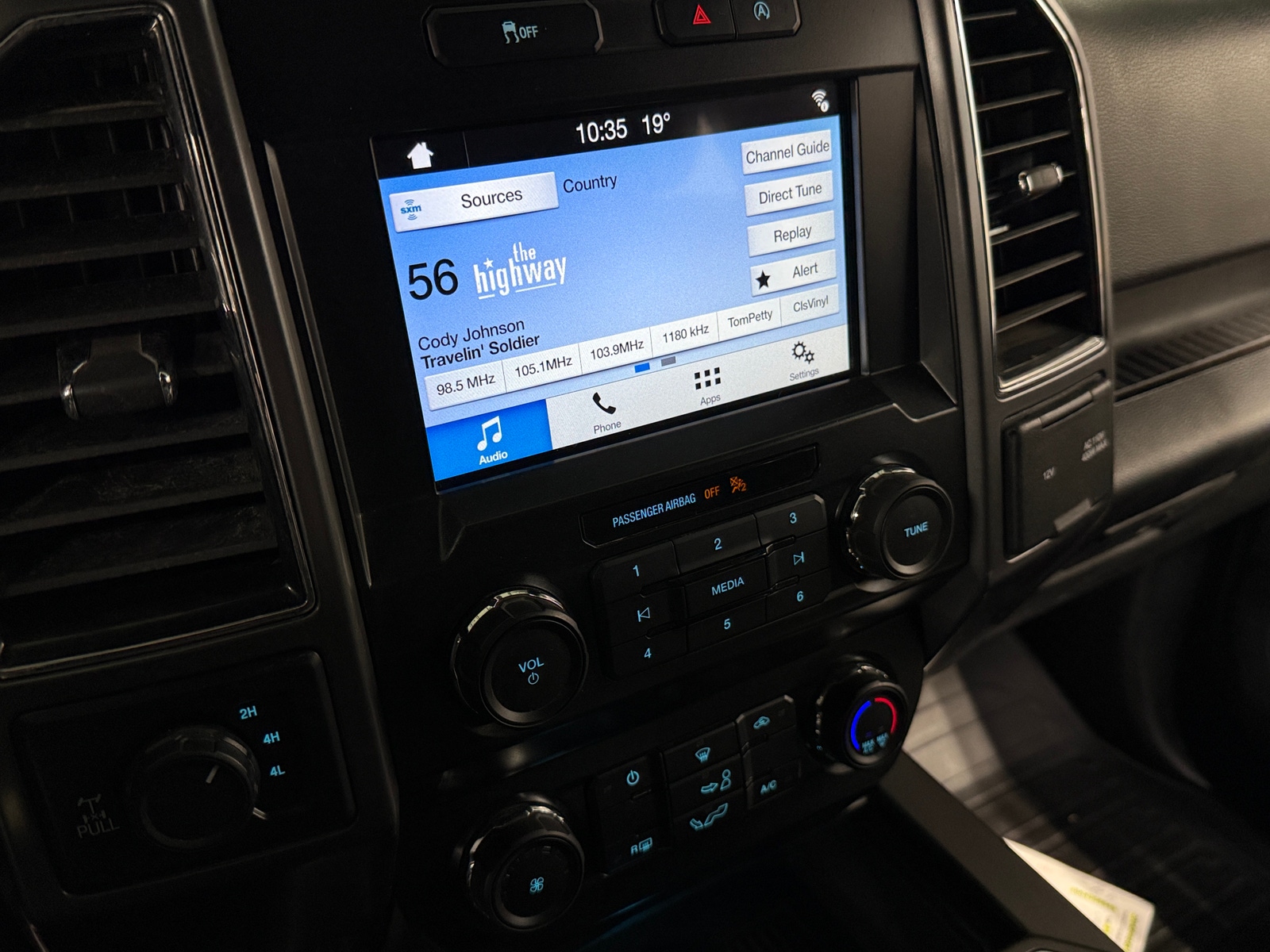 Thumbnail: 2019 Ford Econoline - 4