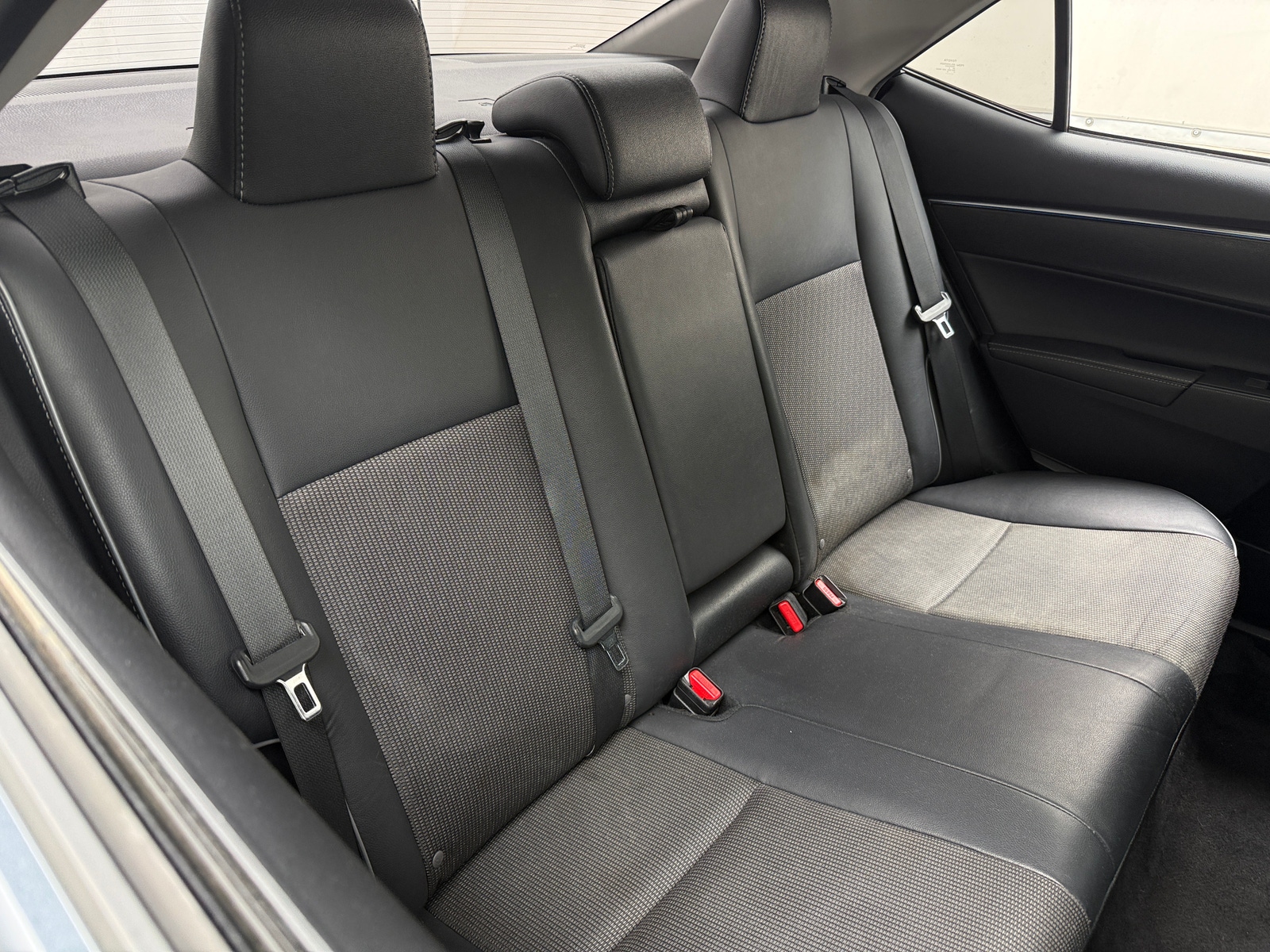 Thumbnail: 2015 Toyota Corolla - 6