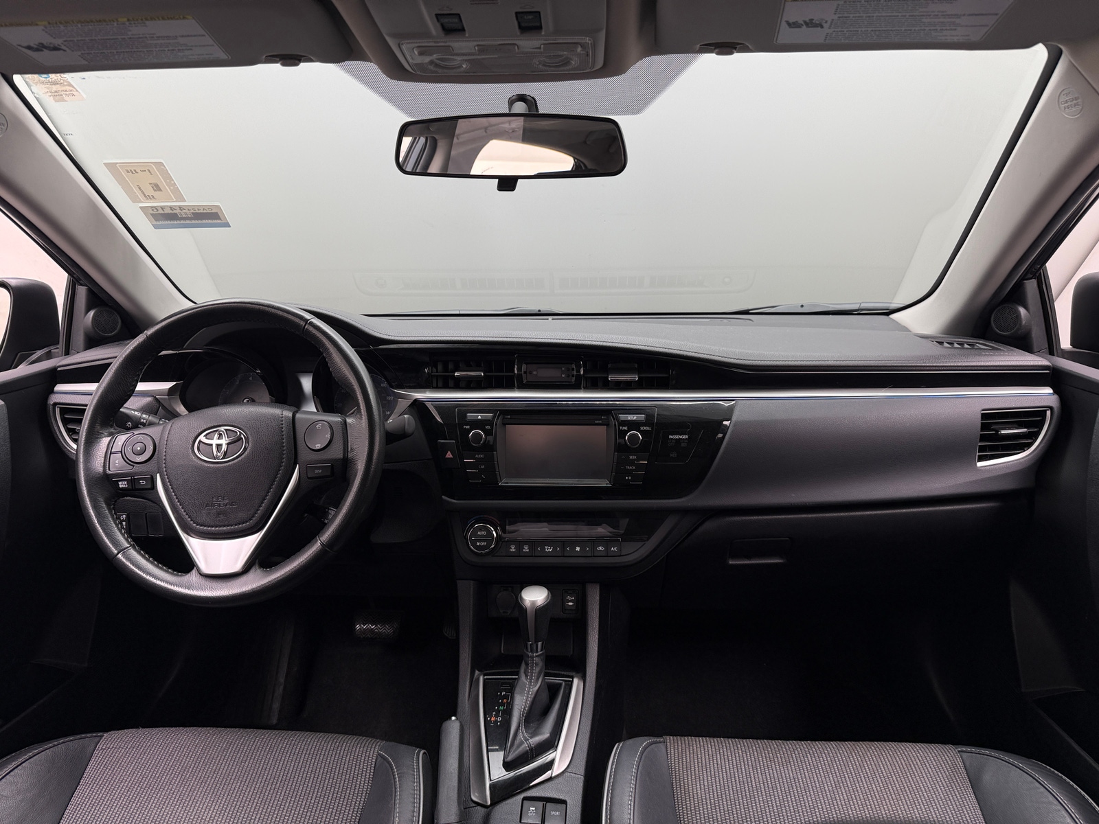 Thumbnail: 2015 Toyota Corolla - 3