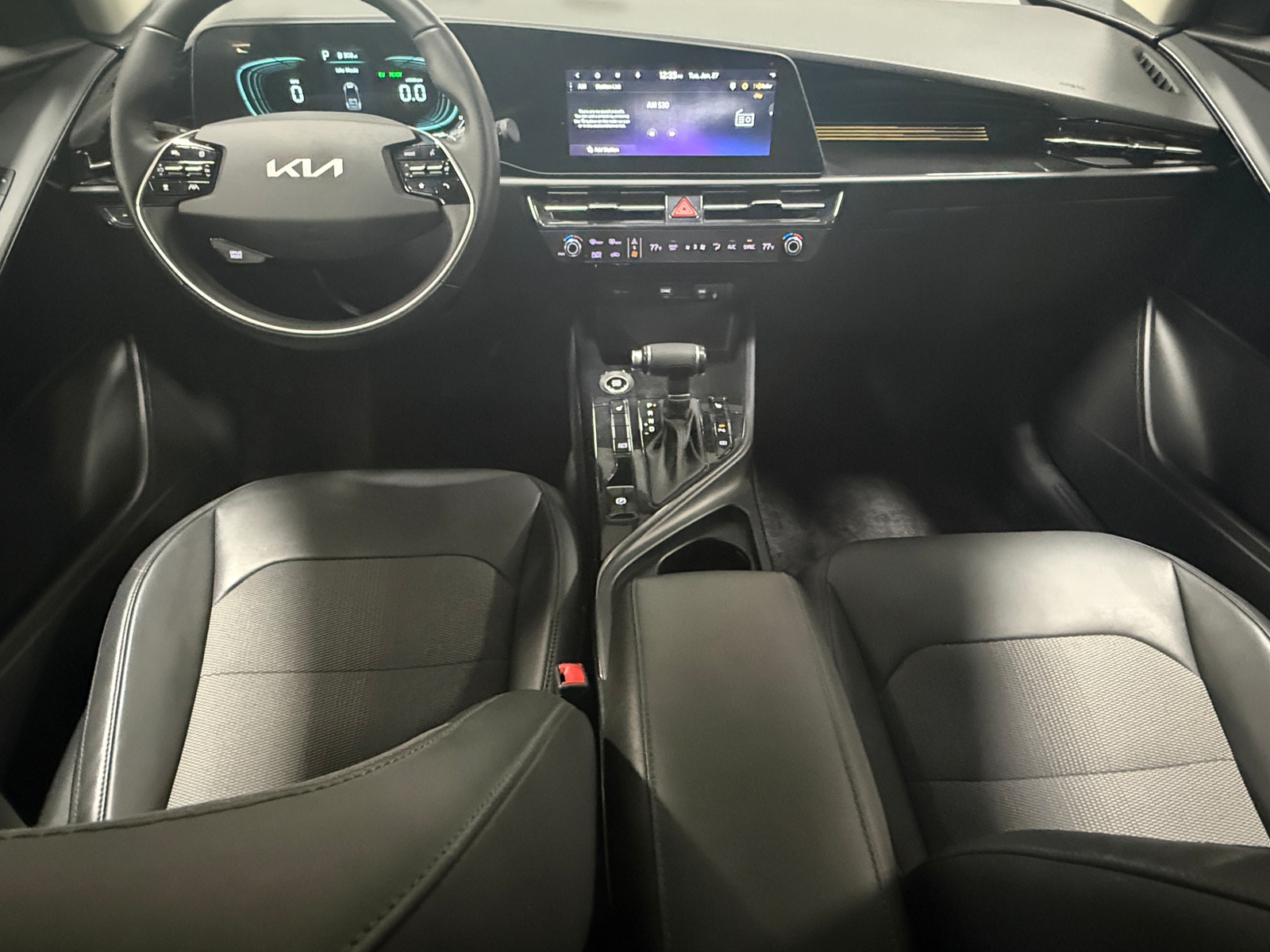 Thumbnail: 2023 Kia Niro - 2