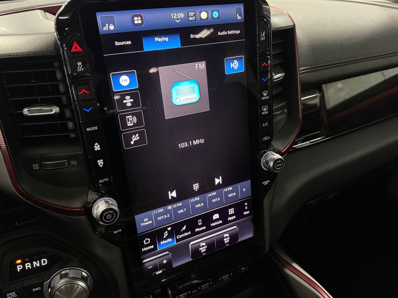 Thumbnail: 2025 RAM 1500 - 3