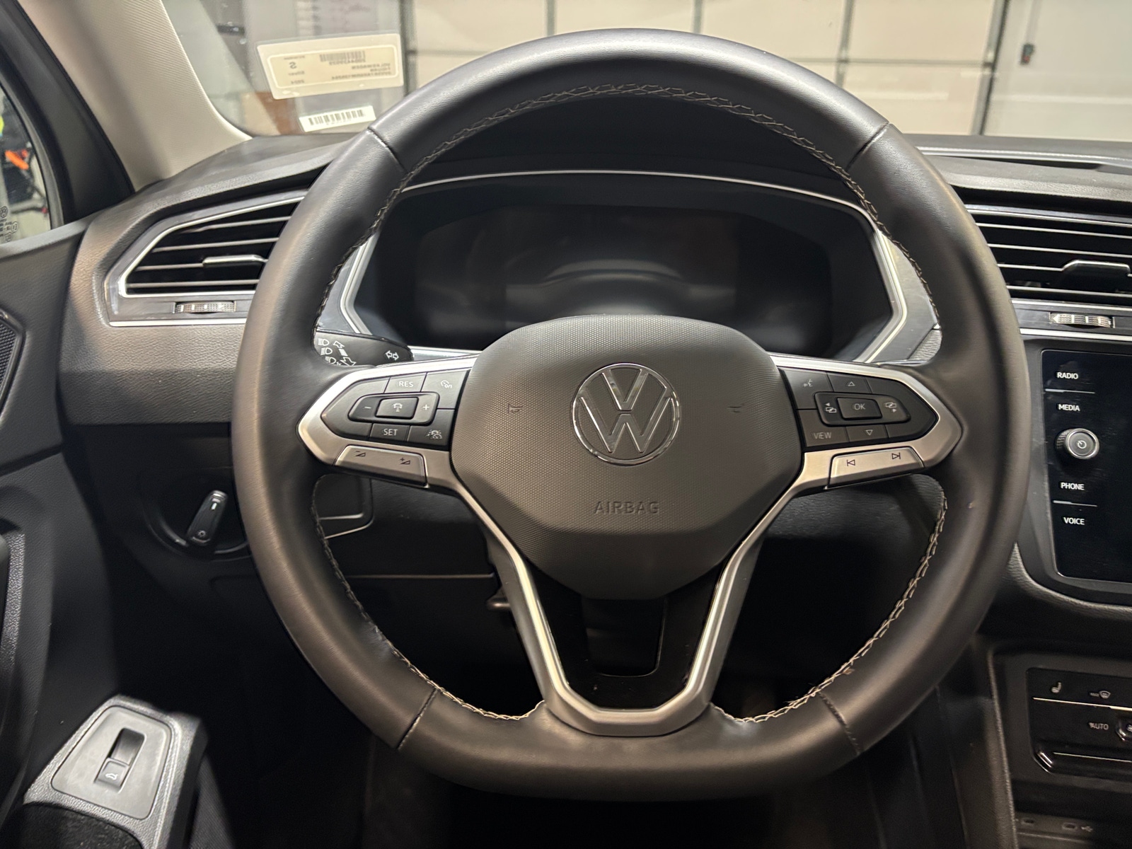 Thumbnail: 2024 Volkswagen Tiguan - 5