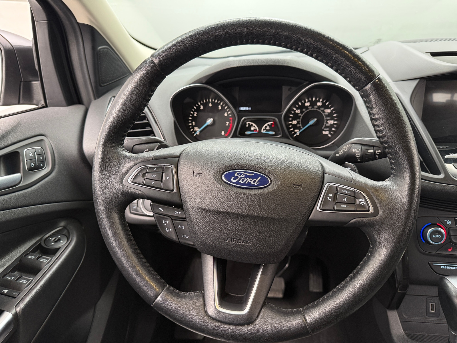 Thumbnail: 2017 Ford Escape - 4