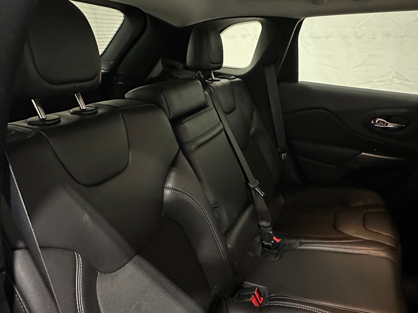 Thumbnail: 2019 Jeep Cherokee - 6