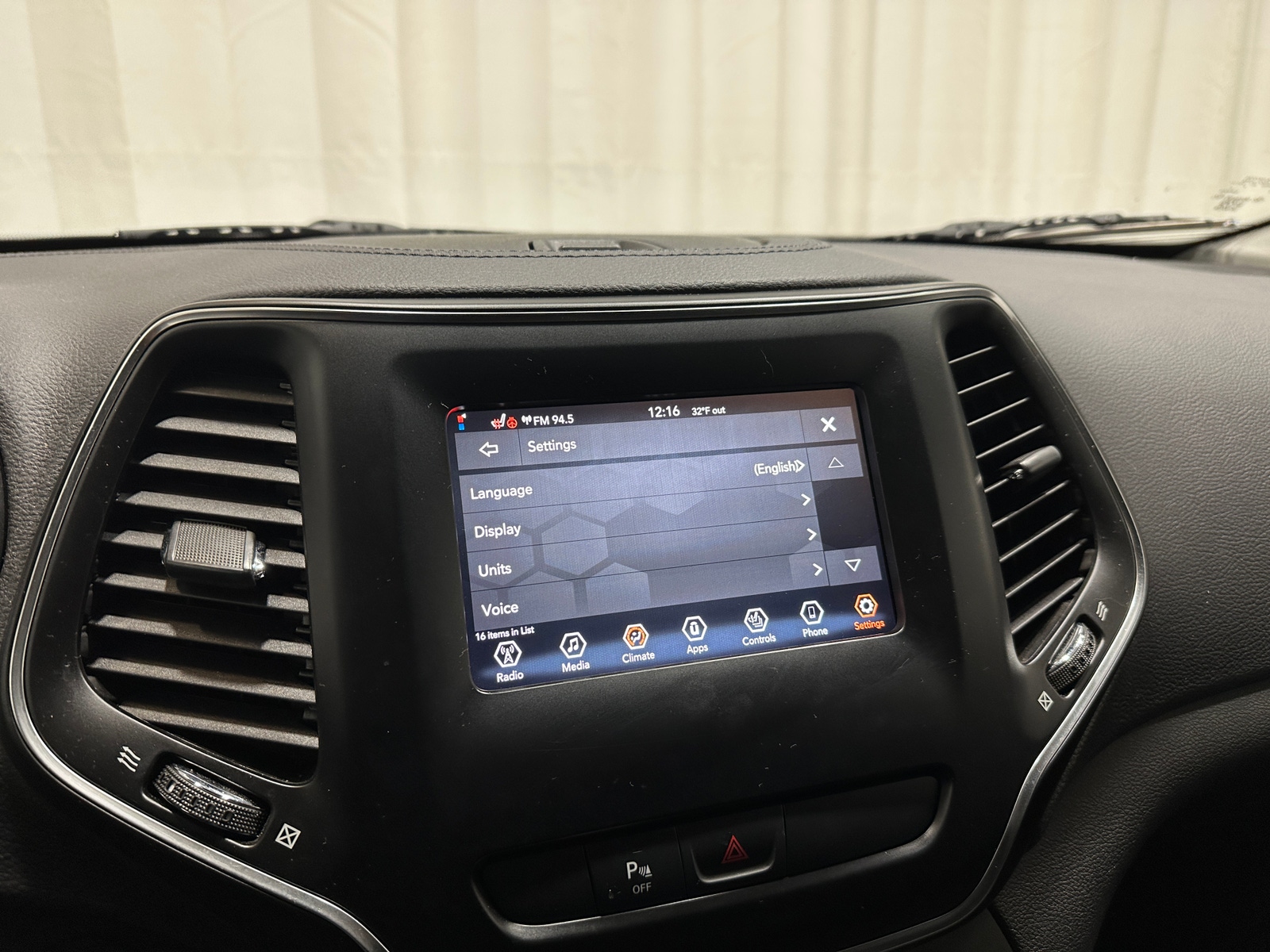 Thumbnail: 2019 Jeep Cherokee - 4