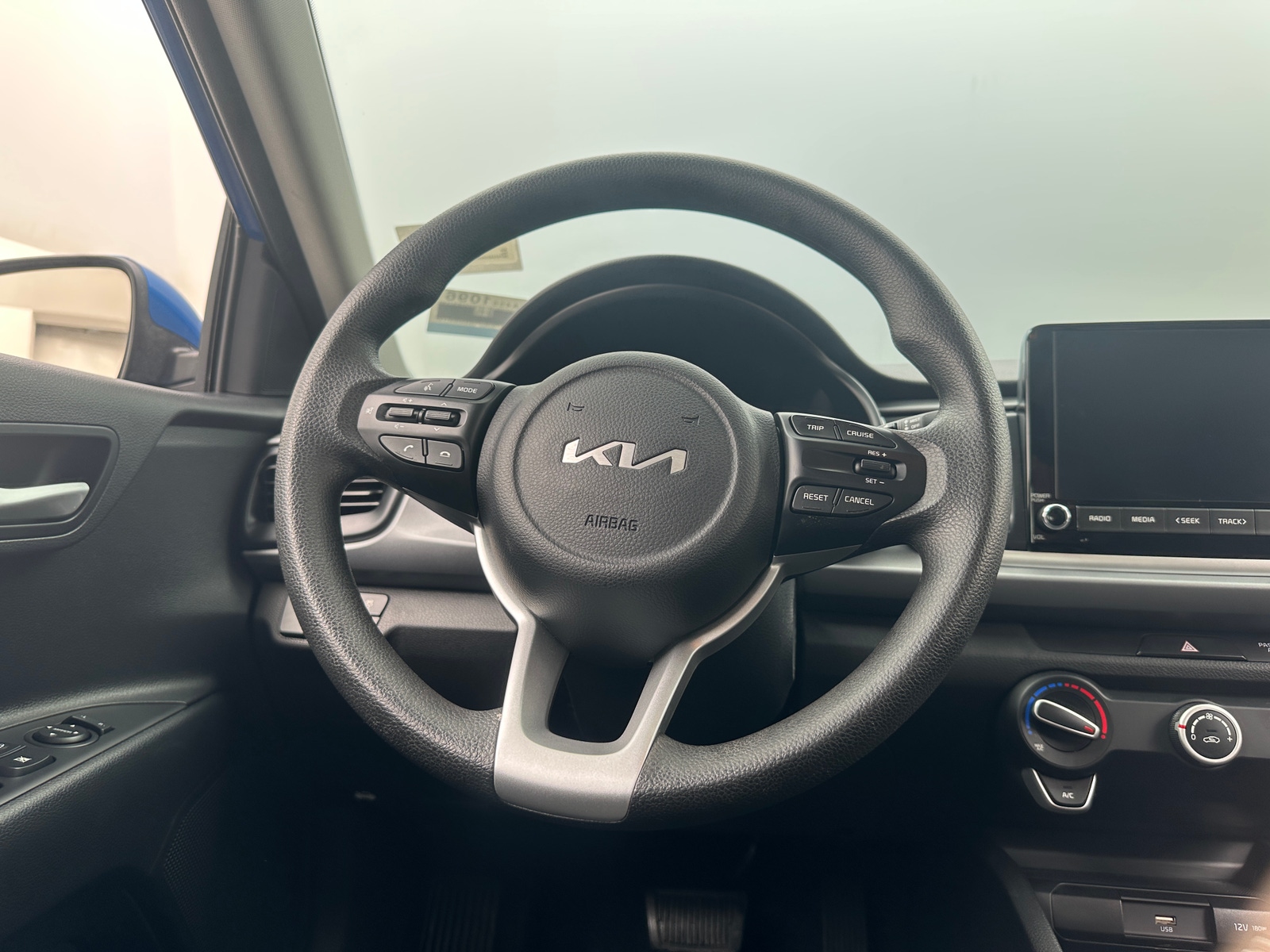 Thumbnail: 2023 Kia Rio - 5