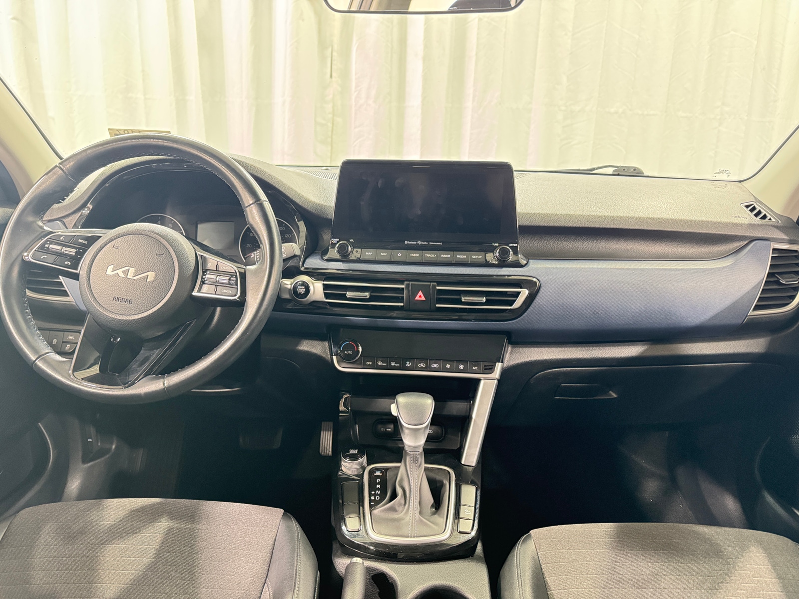 Thumbnail: 2023 Kia Seltos - 3