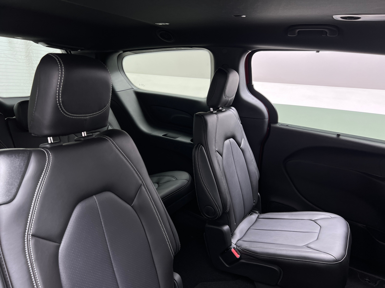 Thumbnail: 2026 Chrysler Pacifica - 5