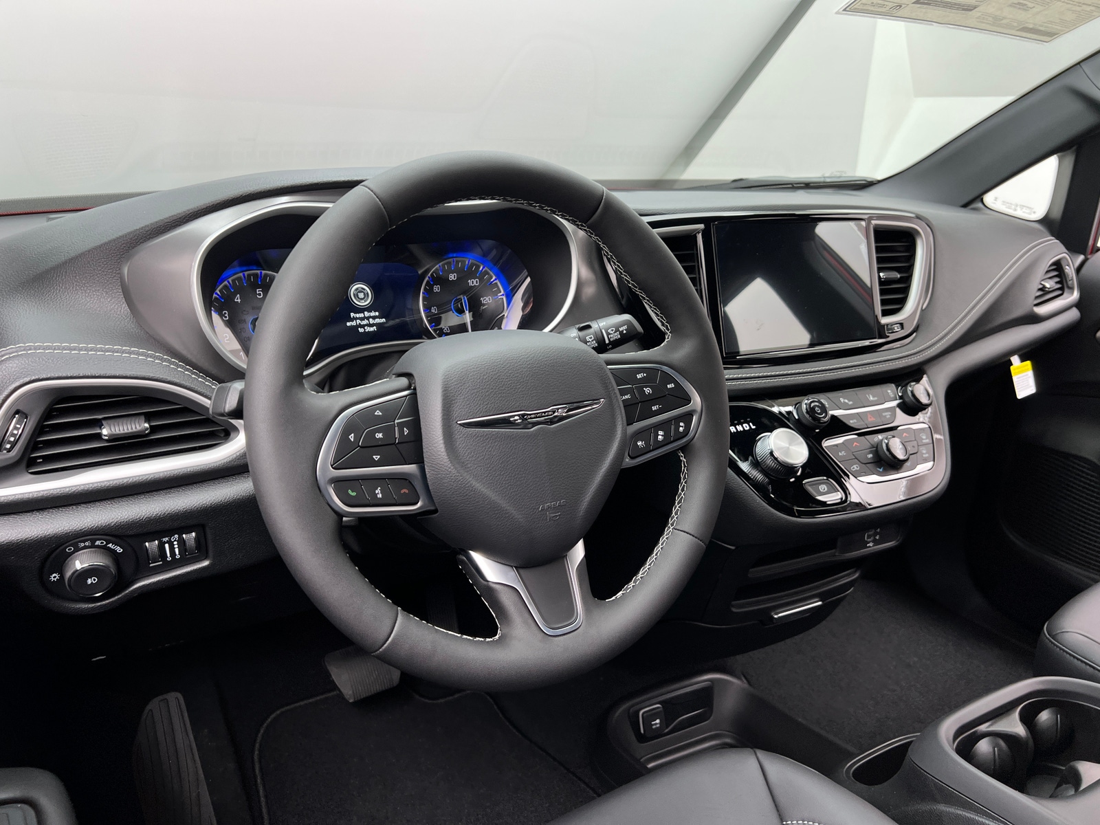 Thumbnail: 2026 Chrysler Pacifica - 4