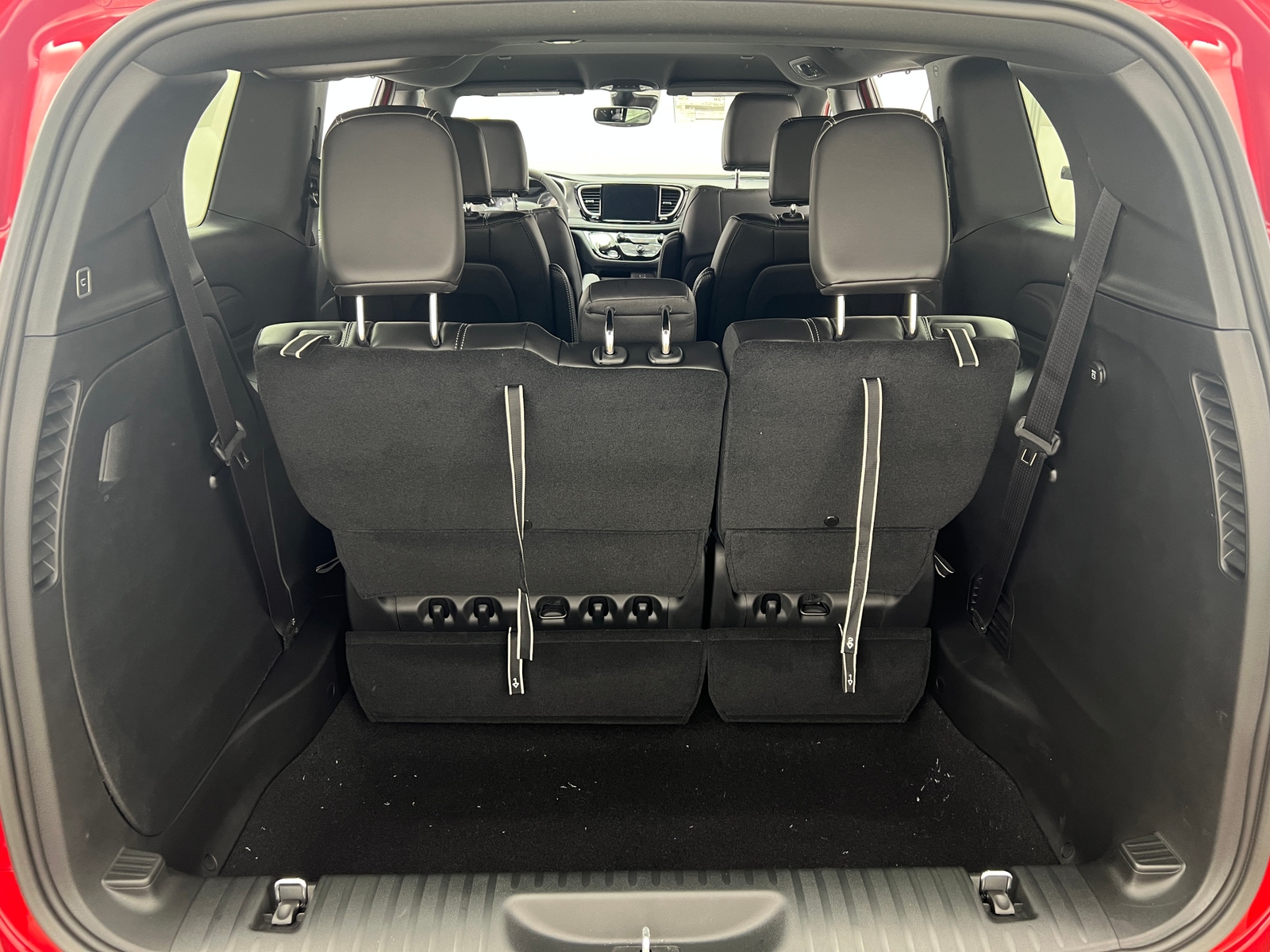 Thumbnail: 2026 Chrysler Pacifica - 6