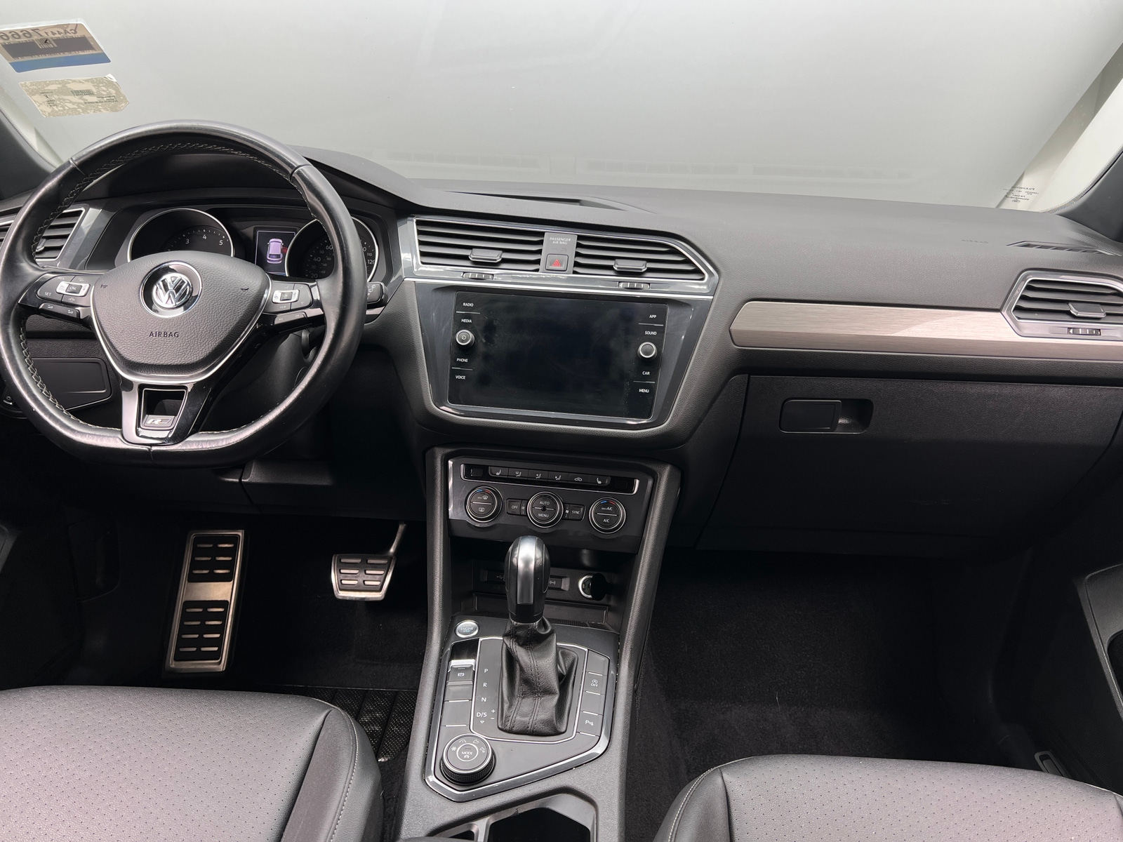 Thumbnail: 2020 Volkswagen Tiguan - 2