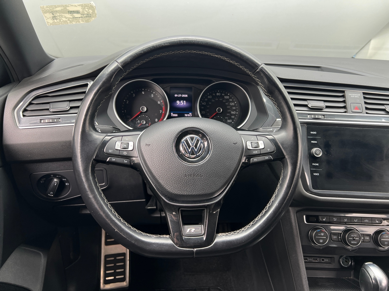 Thumbnail: 2020 Volkswagen Tiguan - 4