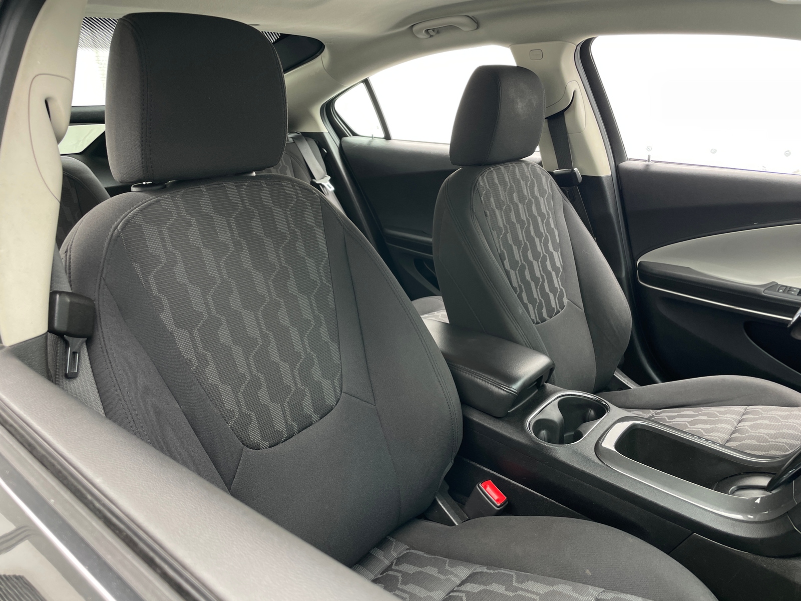 Thumbnail: 2015 Chevrolet Volt - 2