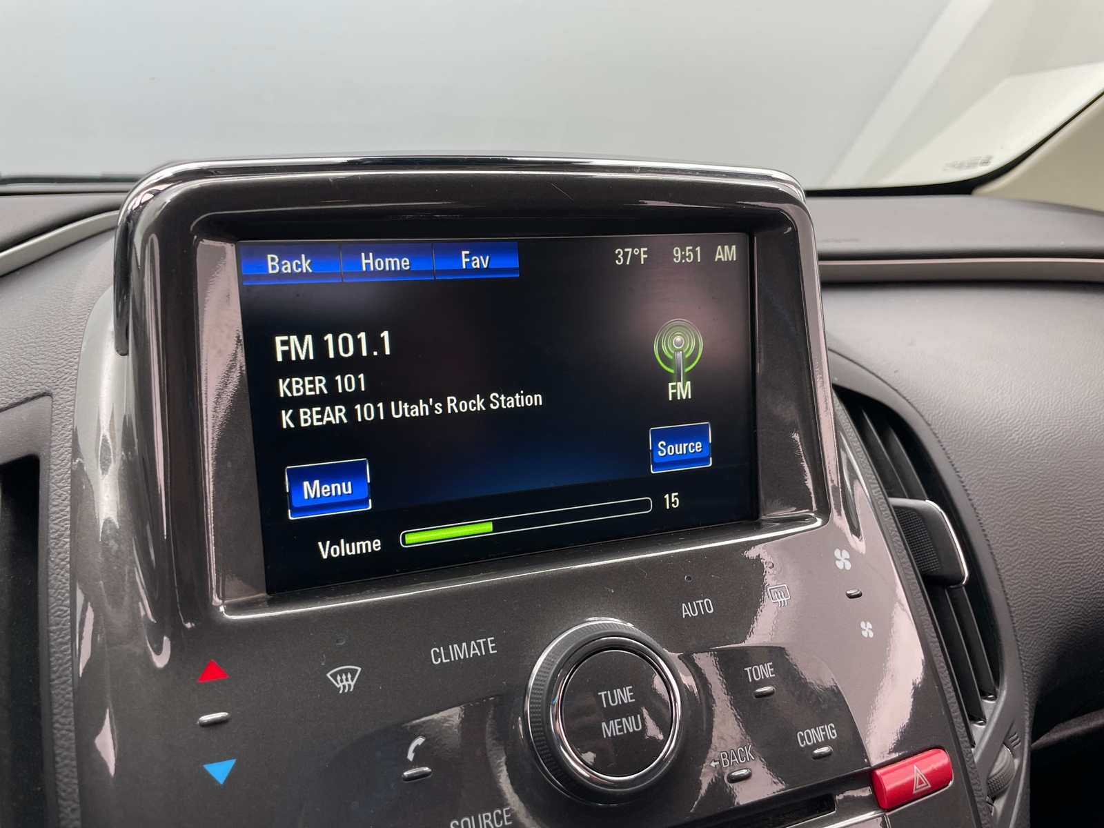 Thumbnail: 2015 Chevrolet Volt - 4