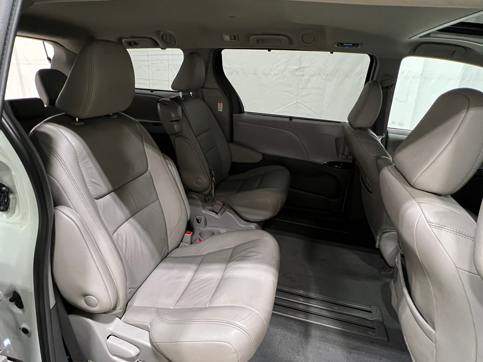 Thumbnail: 2019 Toyota Sienna - 5