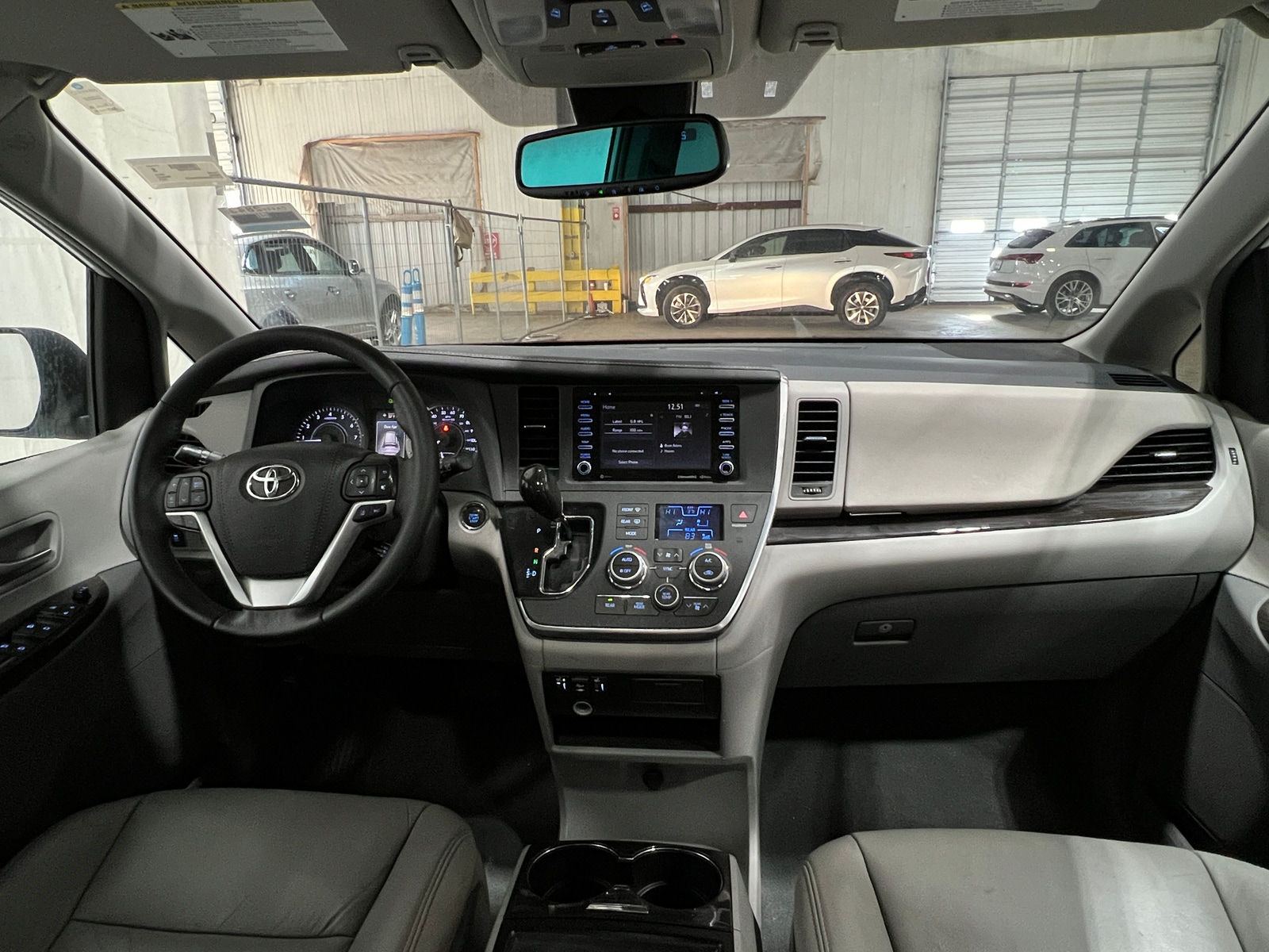 Thumbnail: 2019 Toyota Sienna - 2