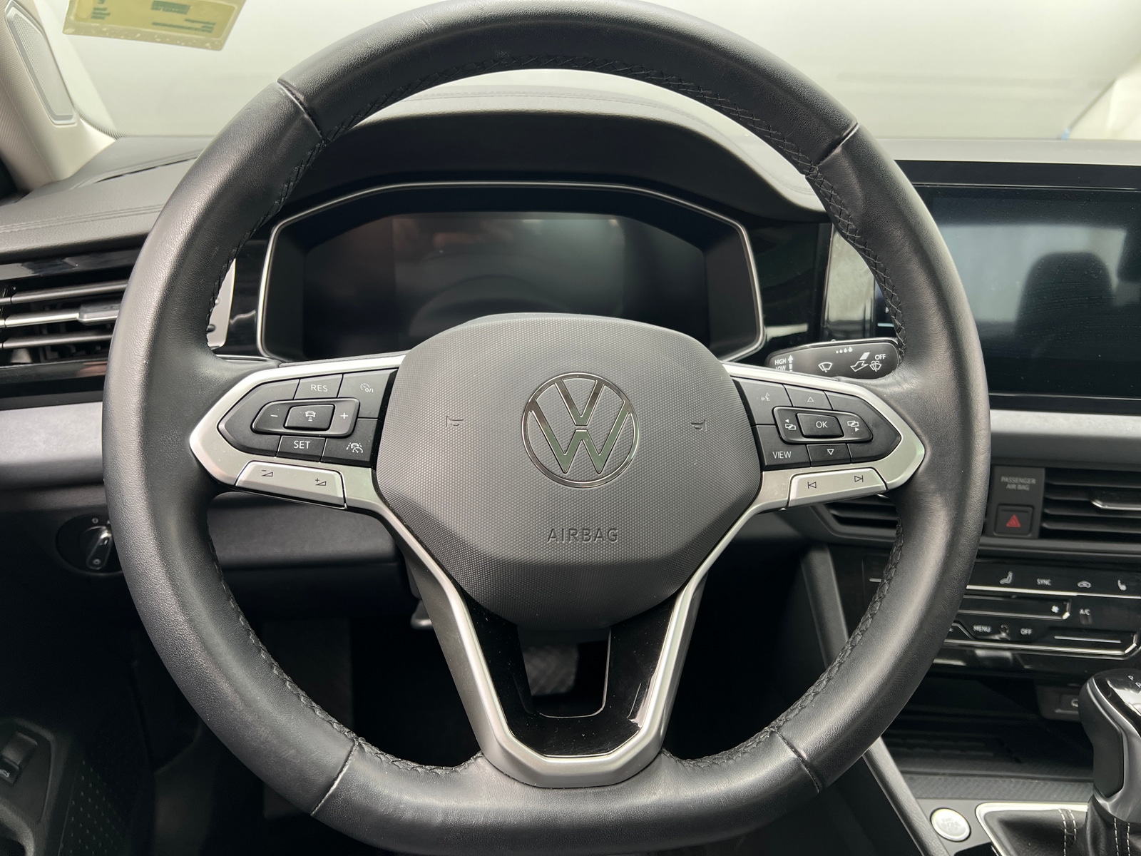 Thumbnail: 2025 Volkswagen Jetta - 4