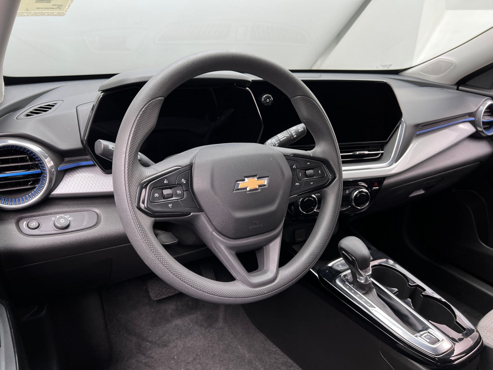 Thumbnail: 2025 Chevrolet Trax - 5