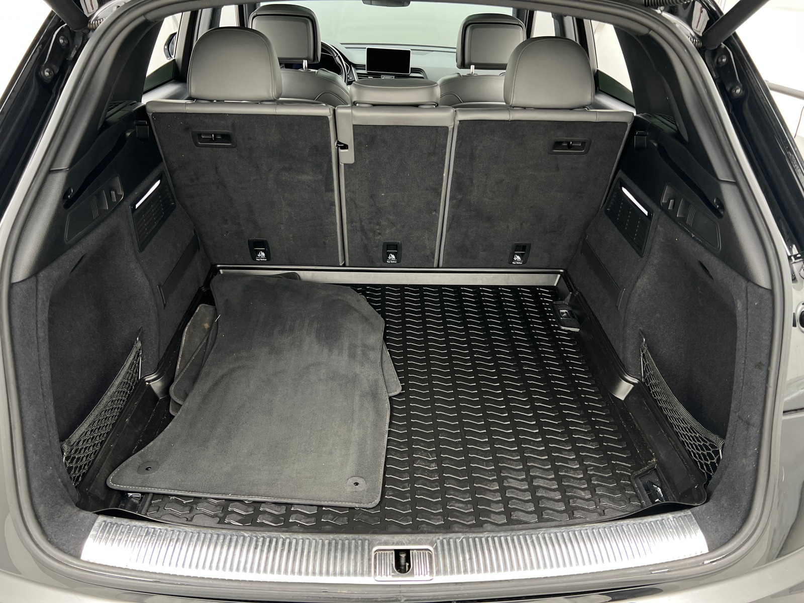 Thumbnail: 2018 Audi SQ5 - 6