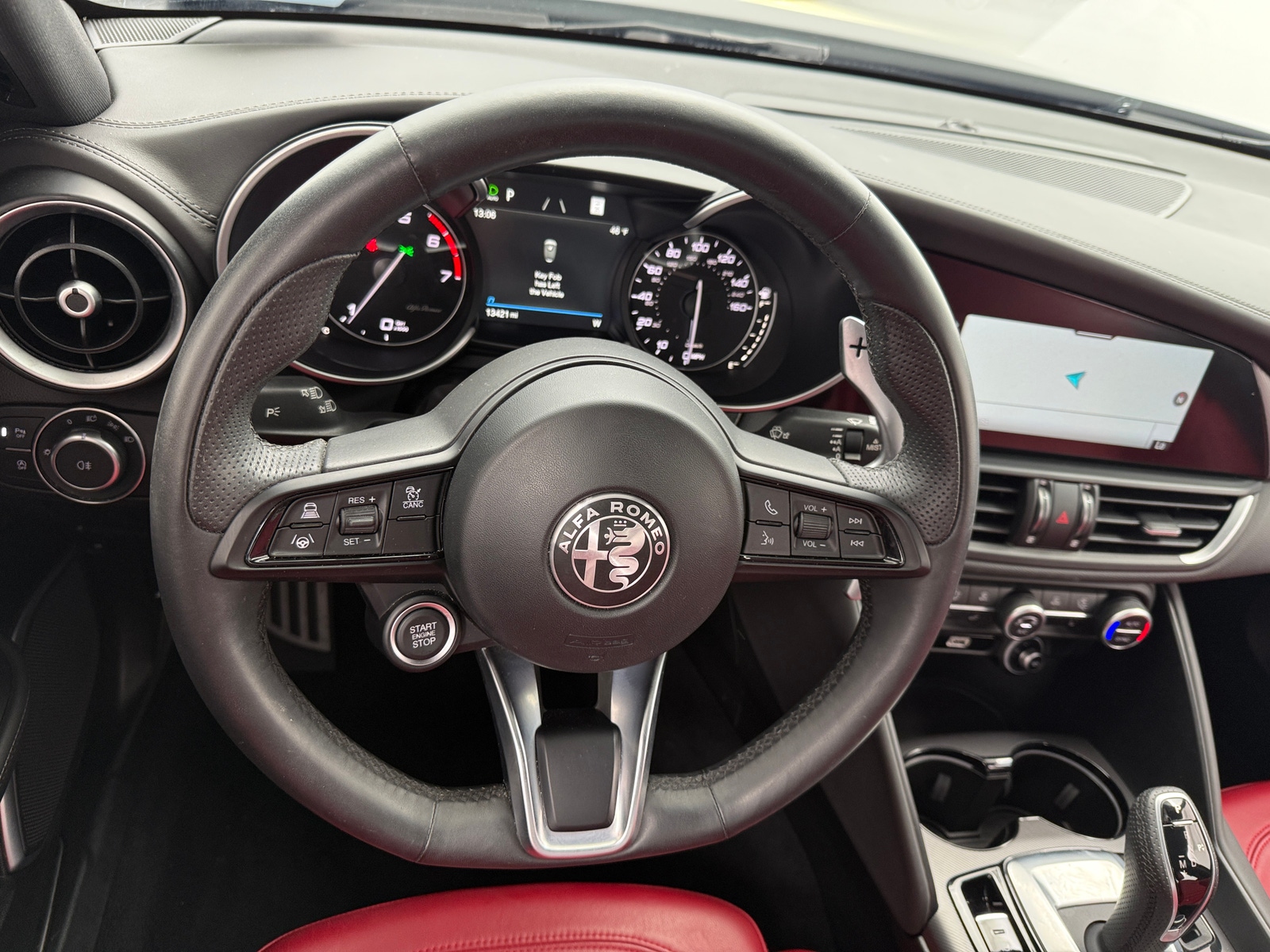 Thumbnail: 2022 Alfa Romeo Giulia - 4