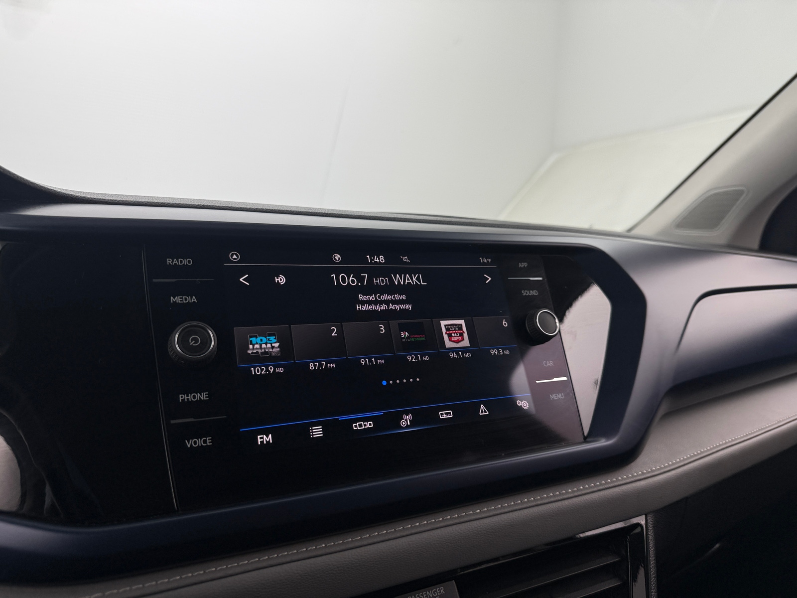 Thumbnail: 2024 Volkswagen Taos - 3