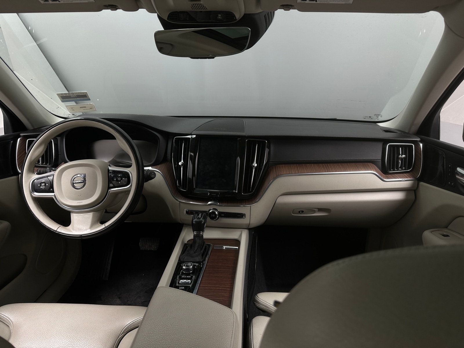 Thumbnail: 2019 Volvo XC60 - 2