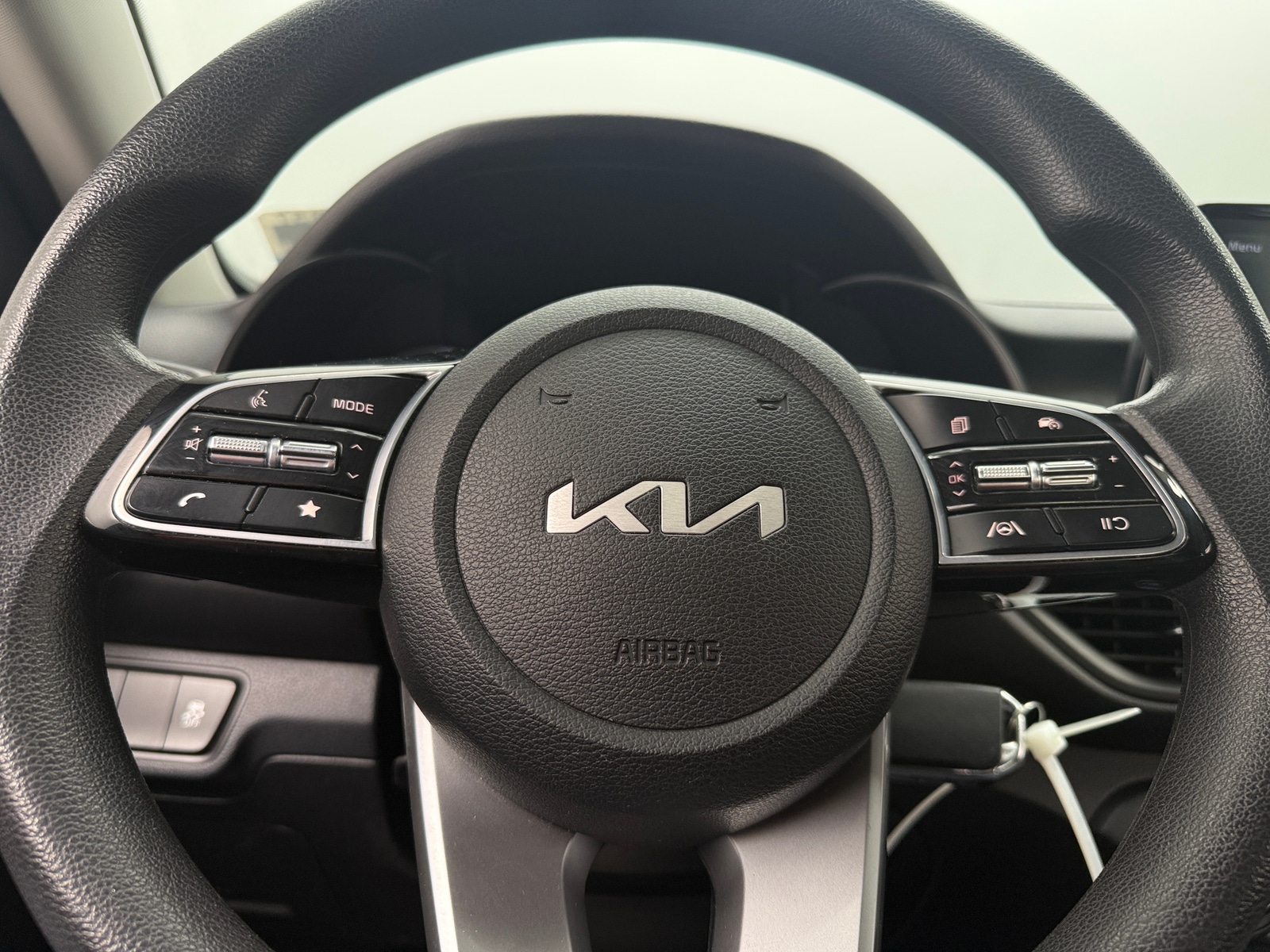 Thumbnail: 2023 Kia Forte - 5