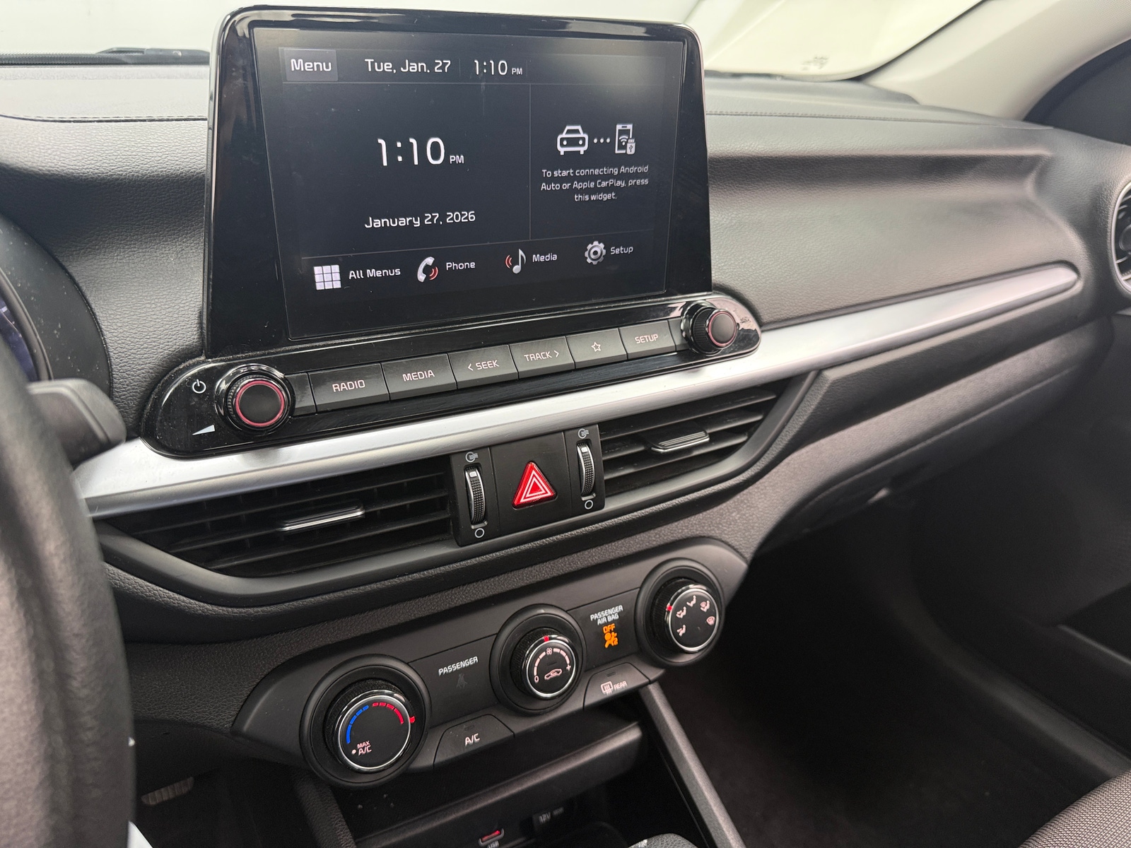 Thumbnail: 2023 Kia Forte - 4