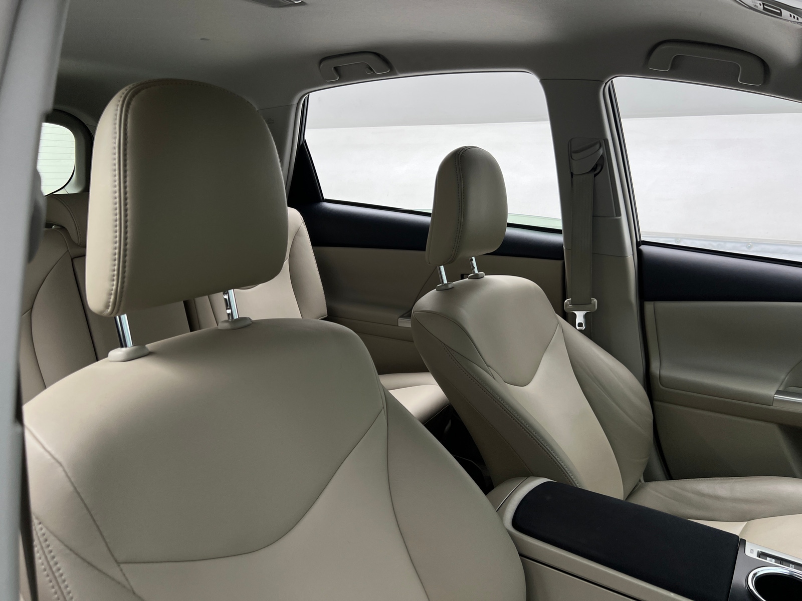 Thumbnail: 2014 Toyota Prius v - 2