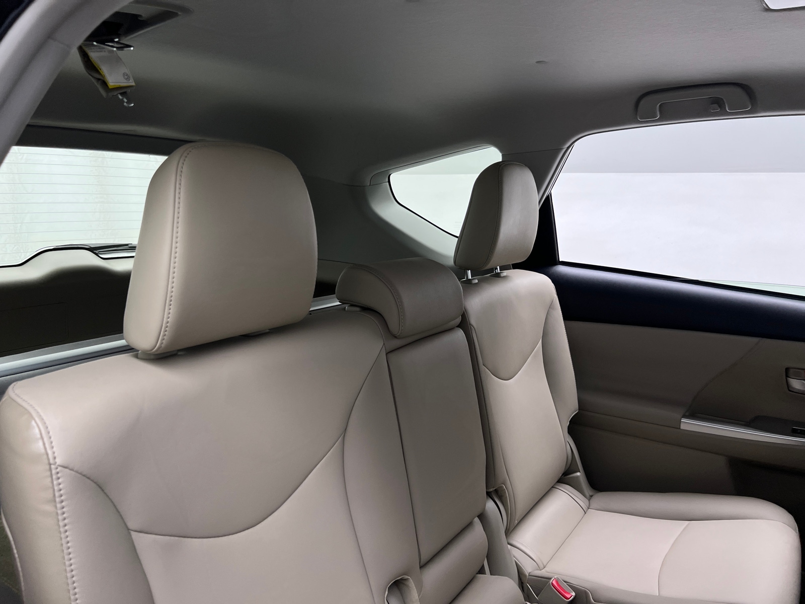 Thumbnail: 2014 Toyota Prius v - 6