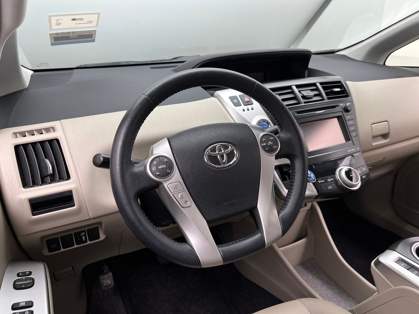 Thumbnail: 2014 Toyota Prius v - 5