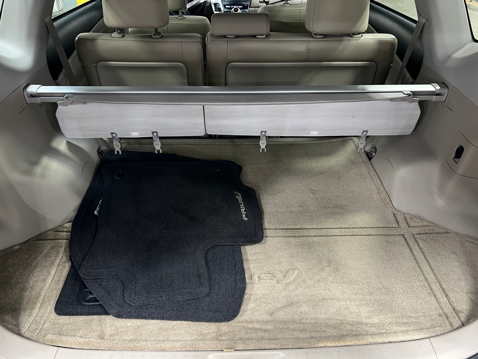 Thumbnail: 2014 Toyota Prius v - 7