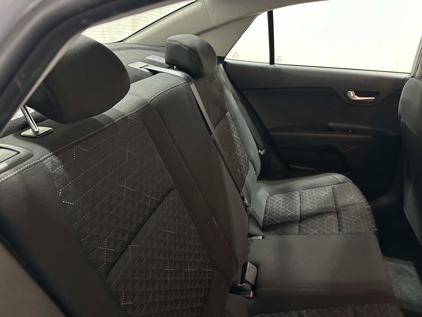 Thumbnail: 2022 Kia Rio - 6