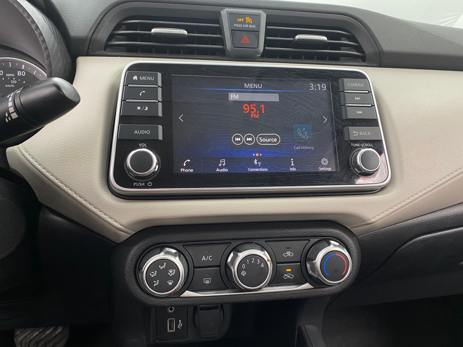 Thumbnail: 2021 Nissan Versa - 4