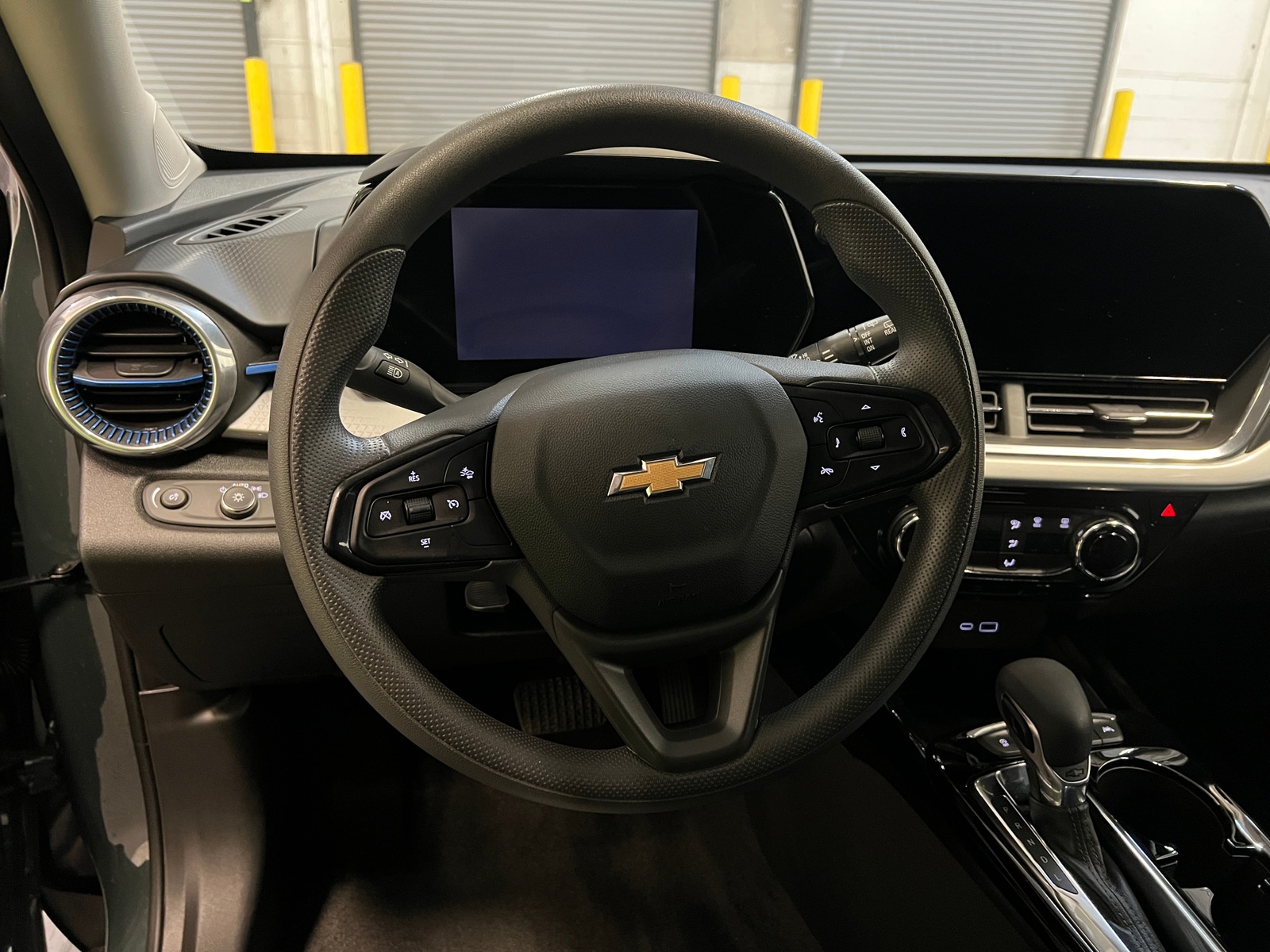 Thumbnail: 2025 Chevrolet Trax - 5