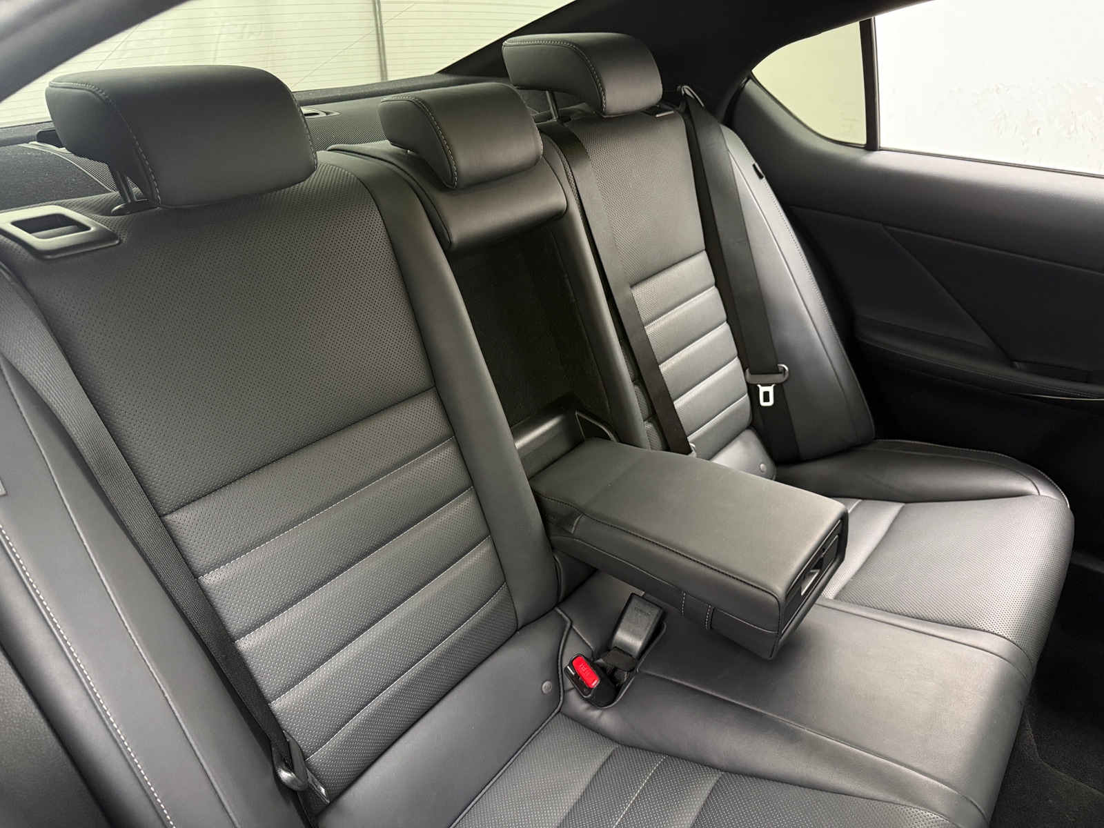 Thumbnail: 2022 Lexus IS - 5