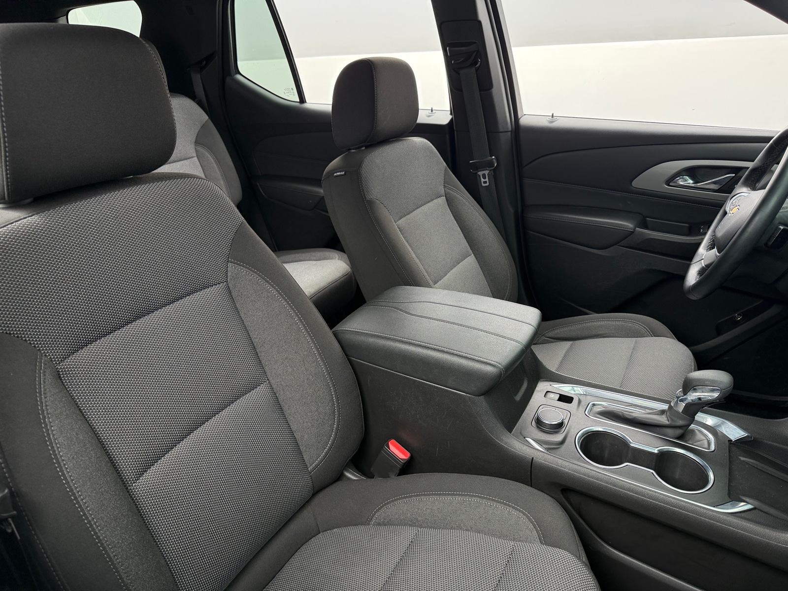 Thumbnail: 2023 Chevrolet Traverse - 2