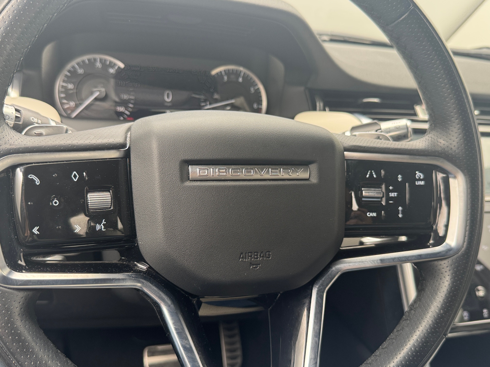 Thumbnail: 2021 Land Rover Discovery Sport - 4