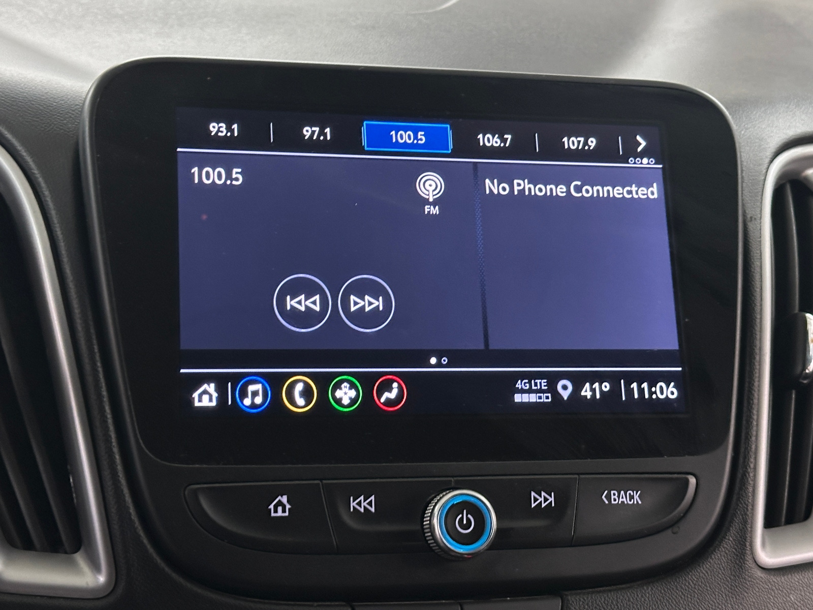 Thumbnail: 2024 Chevrolet Malibu - 4